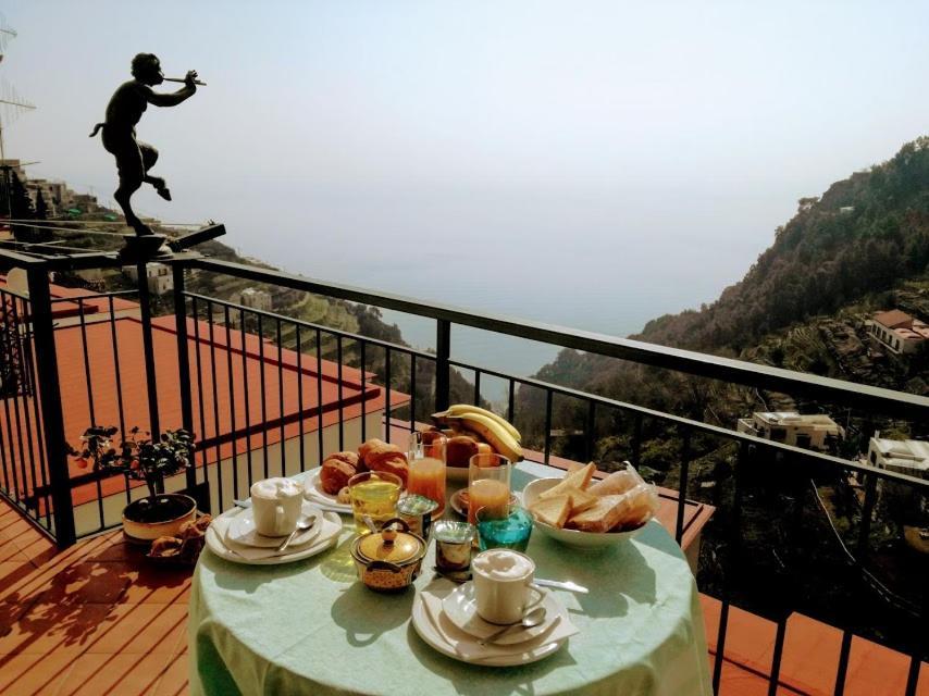 アマルフィ Domus Gaia Bed & Breakfast エクステリア 写真