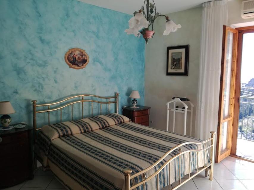 アマルフィ Domus Gaia Bed & Breakfast エクステリア 写真