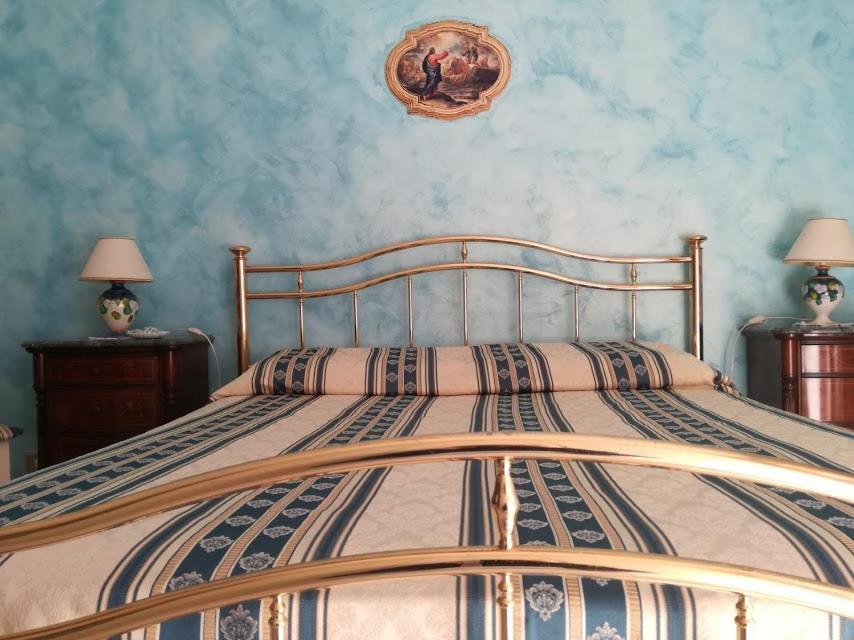 アマルフィ Domus Gaia Bed & Breakfast エクステリア 写真