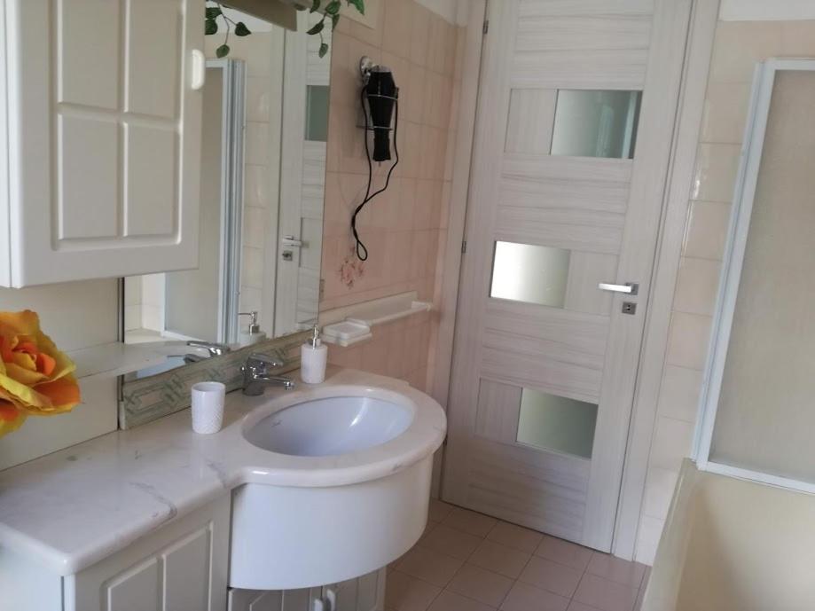 アマルフィ Domus Gaia Bed & Breakfast エクステリア 写真